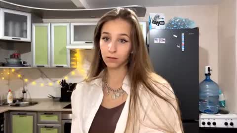 Bella online show from August 14, 5:27 pm