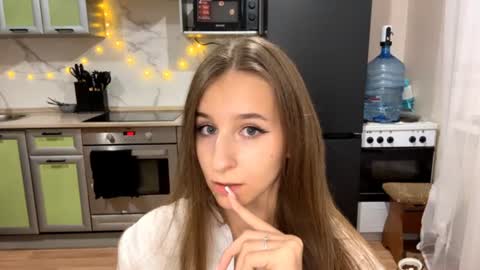 Bella online show from August 14, 6:33 pm