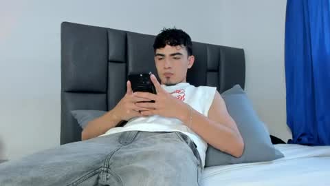  ALEX  online show from August 6, 9:47 pm
