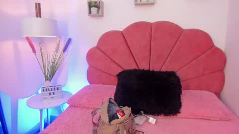 allia_moon online show from August 11, 11:45 am