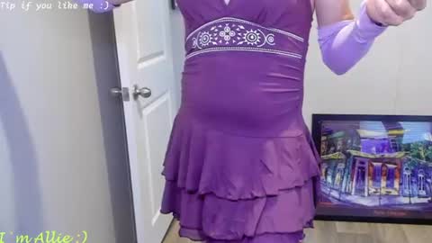 Allie online show from August 8, 9:04 pm