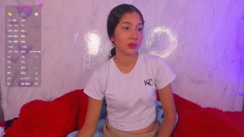 Allie  Like my room   25 tokens   1 FREE minute of CTRL Check my Suggestion Menu and claim your reward  online show from August 14, 1:04 pm