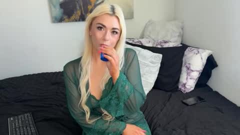 Allie Fyre online show from March 20, 9:18 pm