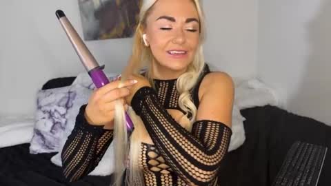 Allie Fyre online show from March 24, 1:27 pm