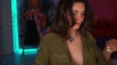 Allie online show from August 18, 4:07 am