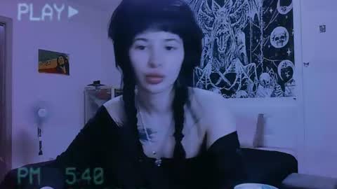 Alis online show from August 4, 6:27 pm