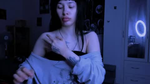 Alis online show from August 9, 9:49 pm