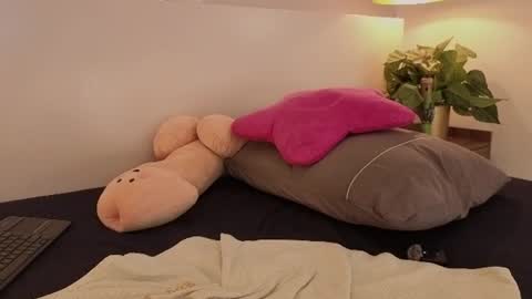 allisonroberts_ online show from August 7, 2:11 am