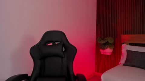 A L L I S S online show from August 15, 2:48 am