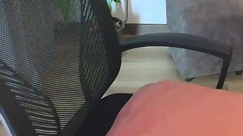 ally_riso online show from August 13, 3:42 am