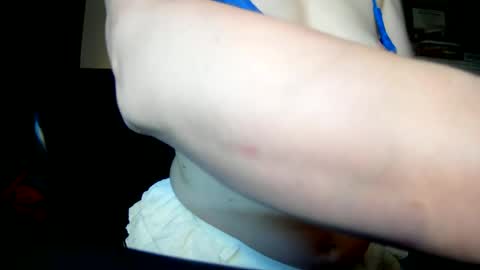 allycat4xoxo online show from June 18, 4:12 am