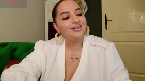           online show from August 3, 3:52 pm