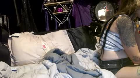 allymoon1369 online show from July 9, 5:56 am