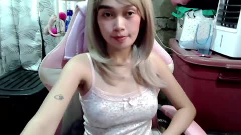 allys_collens online show from August 11, 6:59 am
