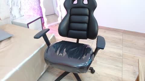 almaa_tay online show from August 10, 12:39 pm