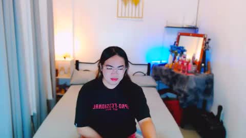 almirablont13 online show from August 3, 8:43 am