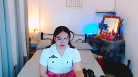 almirablont13 online show from August 3, 1:40 pm