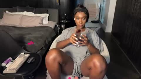 alonayumm online show from August 5, 2:59 pm