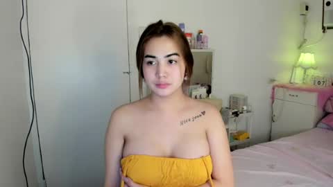 alovelydollnica online show from August 7, 2:22 am
