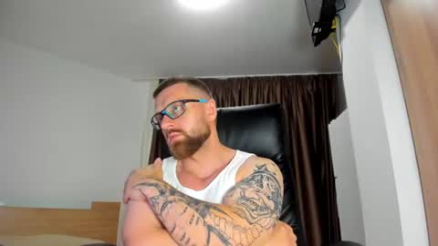 Alphaalexxx Lets reach Me 100 thumbs up online show from July 22, 5:15 pm