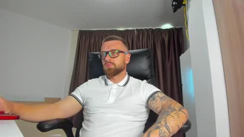 Alphaalexxx Lets reach Me 100 thumbs up online show from August 15, 2:10 pm