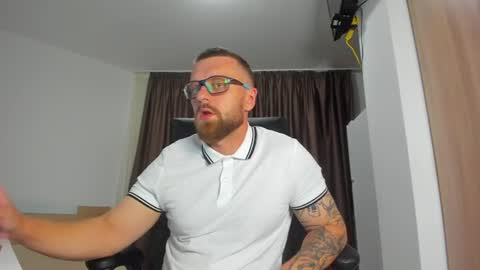 Alphaalexxx Lets reach Me 100 thumbs up online show from August 15, 4:44 pm