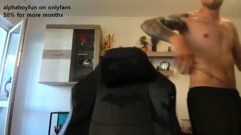 Andy online show from August 18, 9:04 am