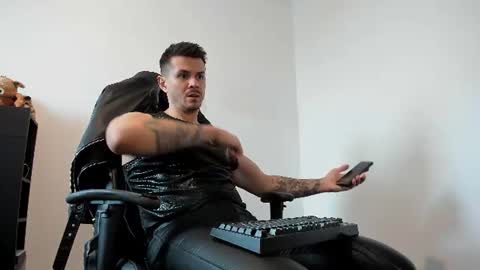 LeatherMaster online show from August 8, 1:22 pm