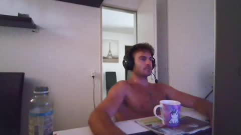 alphah_hunk online show from August 1, 1:28 pm