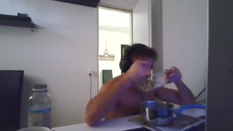 alphah_hunk online show from August 1, 2:34 pm