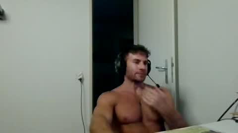 alphah_hunk online show from August 4, 6:16 pm