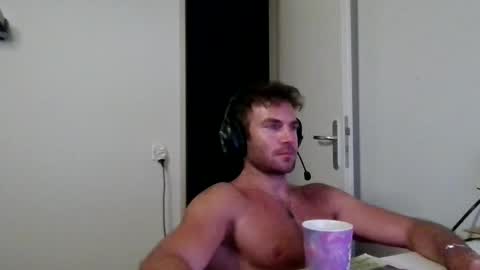 alphah_hunk online show from August 4, 8:28 pm