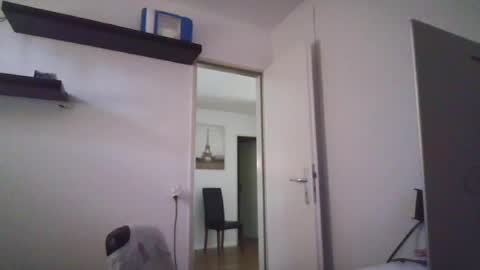 alphah_hunk online show from August 6, 1:43 pm