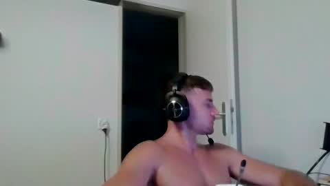alphah_hunk online show from August 6, 6:29 pm