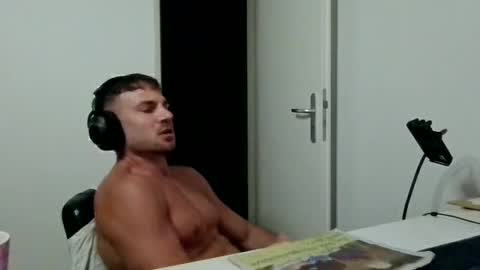 alphah_hunk online show from August 6, 7:35 pm