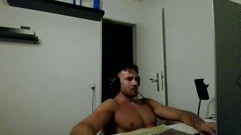 alphah_hunk online show from August 7, 8:20 pm