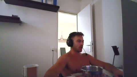 alphah_hunk online show from August 10, 1:56 pm