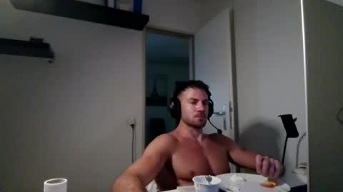 alphah_hunk online show from August 10, 5:47 pm