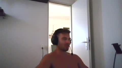 alphah_hunk online show from August 11, 2:08 pm