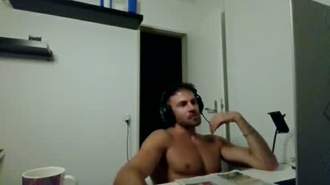 alphah_hunk online show from August 11, 8:33 pm