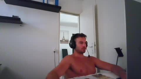 alphah_hunk online show from August 12, 9:33 am