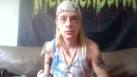 altboy010 online show from March 29, 11:51 am