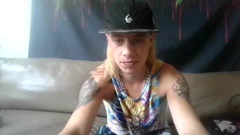 altboy010 online show from July 24, 1:47 pm