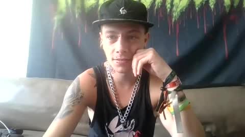 altboy010 online show from July 27, 11:59 am