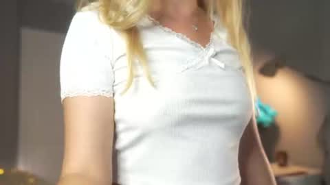 Amelia NEW ACCOUNT online show from August 8, 6:41 pm