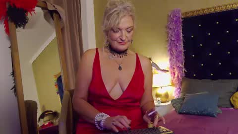 Alura Jenson online show from August 9, 11:50 pm