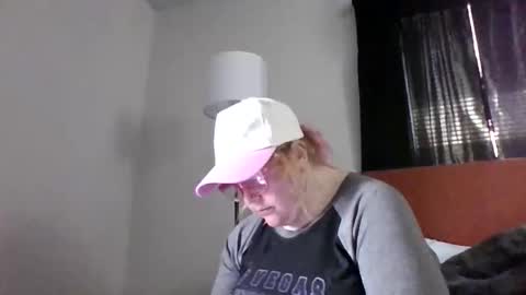 Alyce in Wonderland online show from May 28, 6:33 pm