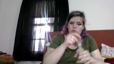 Alyce in Wonderland online show from August 4, 10:29 pm