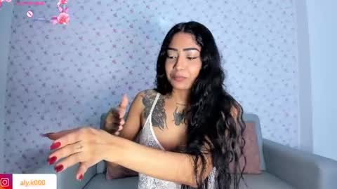 Aly online show from August 9, 1:06 am