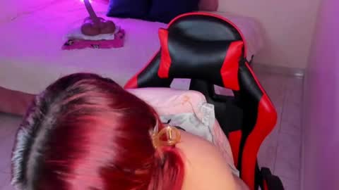 Elyn online show from August 15, 1:04 pm